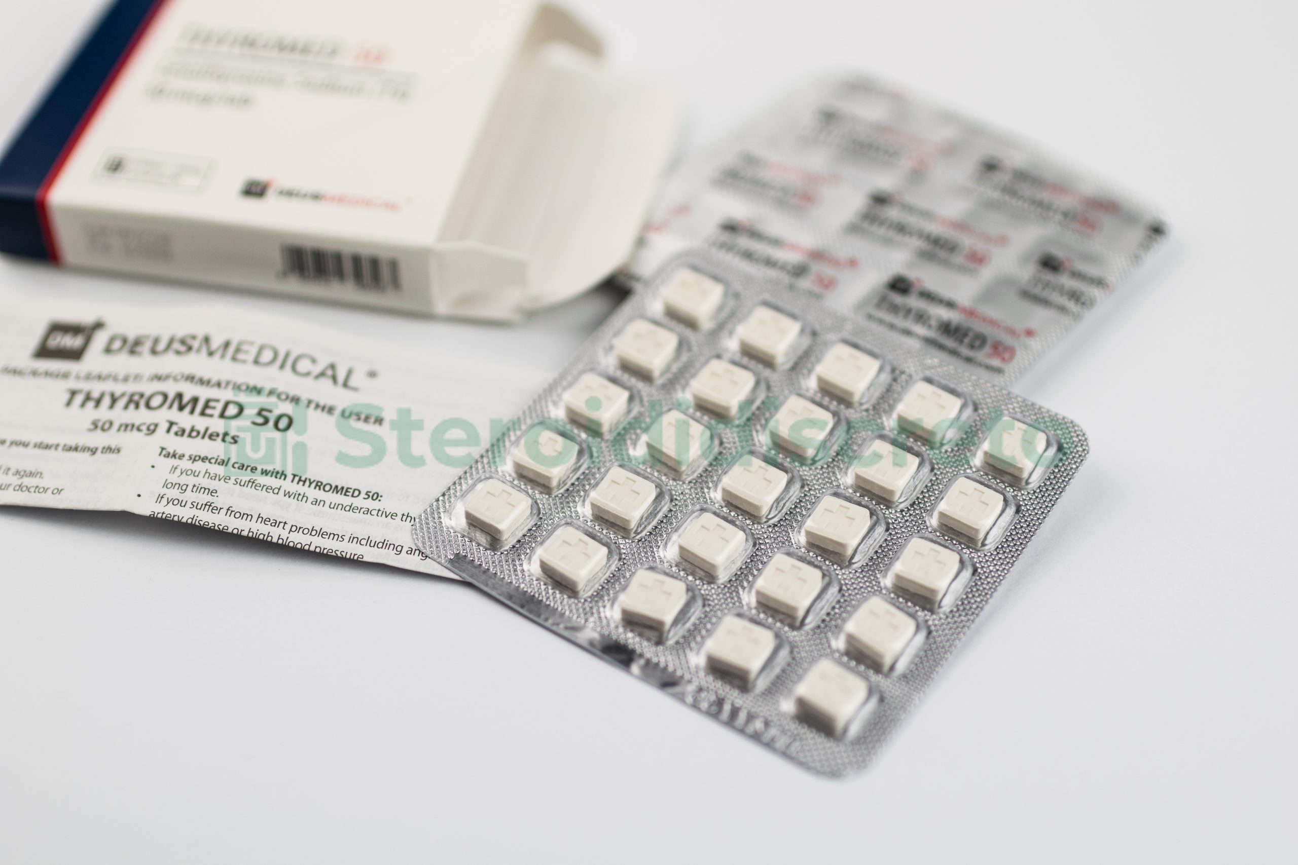 THYROMED 50 (Levotiroxina Sodica T4) 50mcg/Tab, prodotto da Deus Medical, farmaco utilizzato per trattare l'ipotiroidismo migliorando i livelli di ormoni tiroidei nel corpo